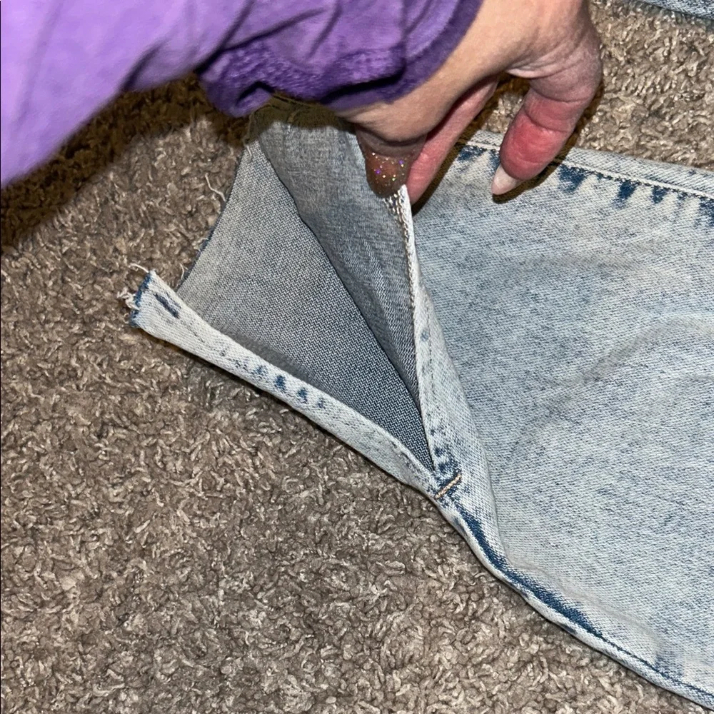 Old Navy Light Blue Ripped Jeans - Picture 6 of 8